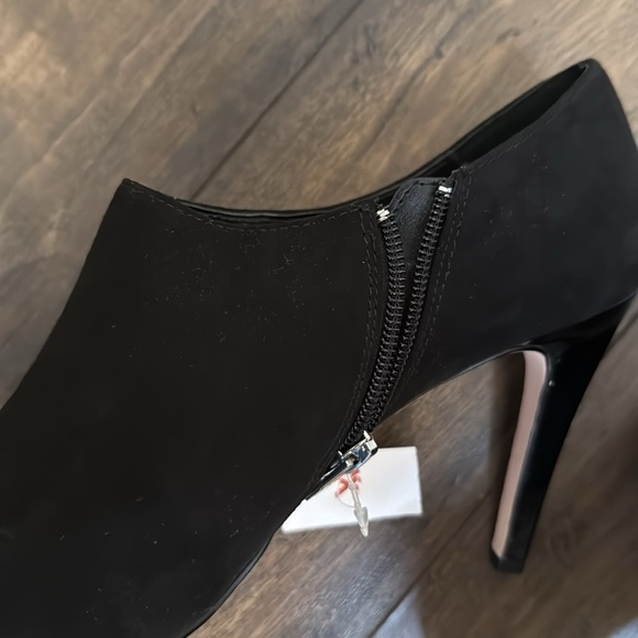 NEW Calvin Klein black suede heels women's size 8 - Picture 7 of 12